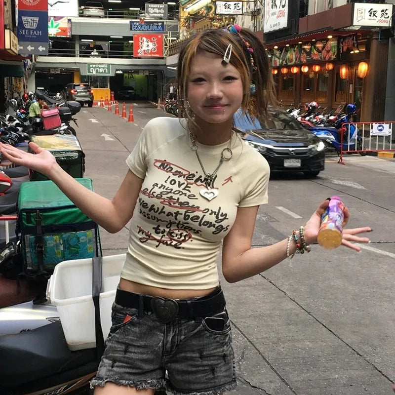 Cathy Dollette Japanese  Graffiti Print Crop Top Trashy 2000s Short Sleeve  Vintage Harajuku Slim Tee Shirt American Retro