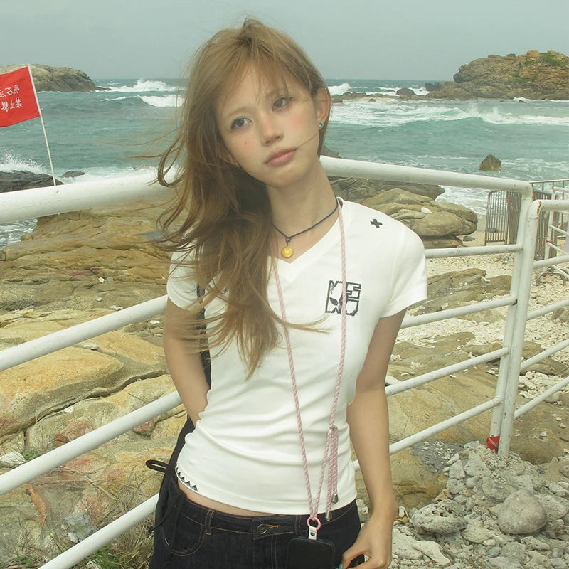 Cathy Dollette Japanese  V-neck Top2000s Style Embroidered White  Vintage Harajuku Short Sleeve Tee Shirt American Retro